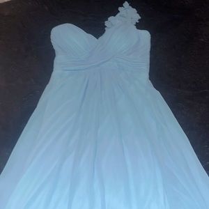 I’m selling this gorgeous teal prom dress it’s floor length and gorgeous!